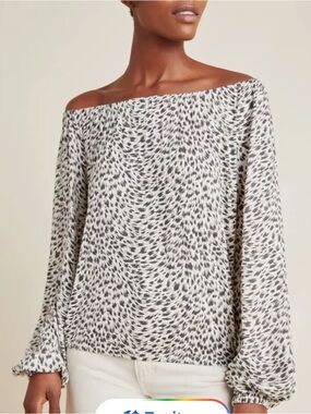 Anthropologie Cascais Top Size Medium
Animal Print Neutral Off The Shoulder